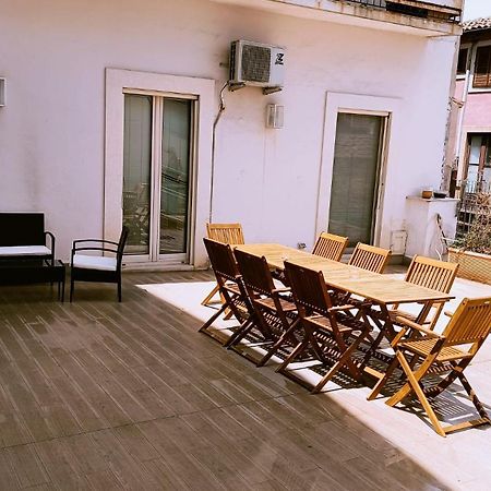 Suite Con Terrazza In Centro Storico Catânia Exterior foto
