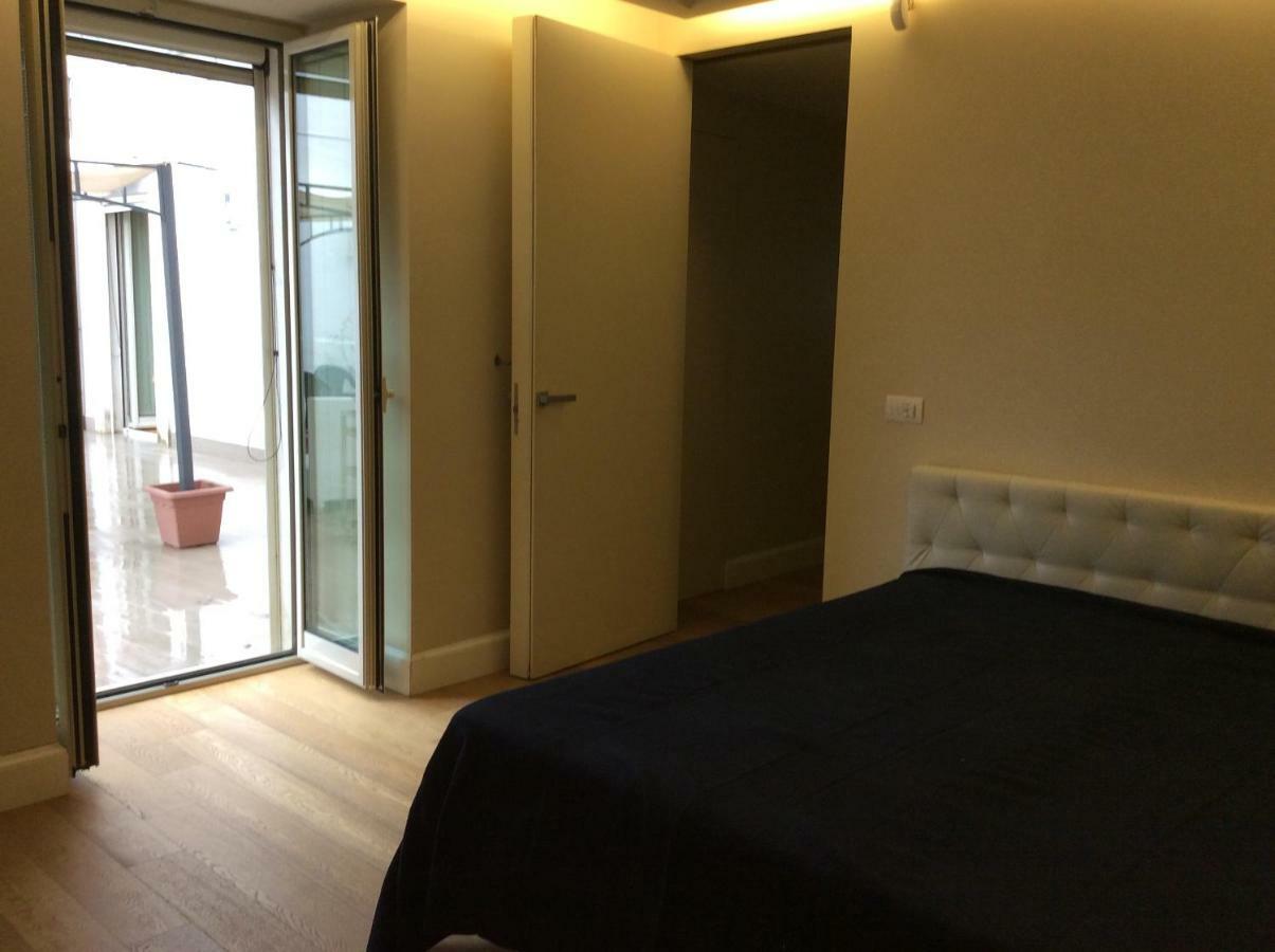 Suite Con Terrazza In Centro Storico Catânia Exterior foto