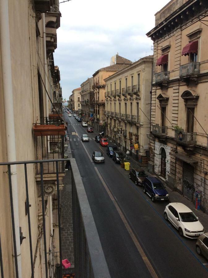 Suite Con Terrazza In Centro Storico Catânia Exterior foto