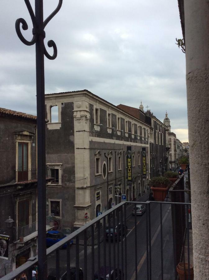 Suite Con Terrazza In Centro Storico Catânia Exterior foto